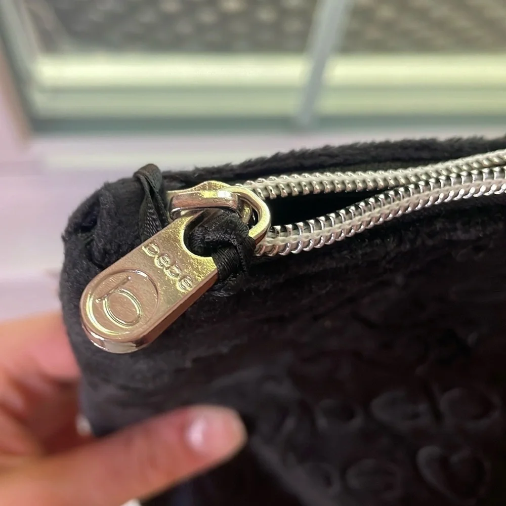 bebe chic black